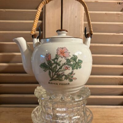 www.queensbrocanteboutique.nl brocante vintage curiosa gres grespot botanisch theepot