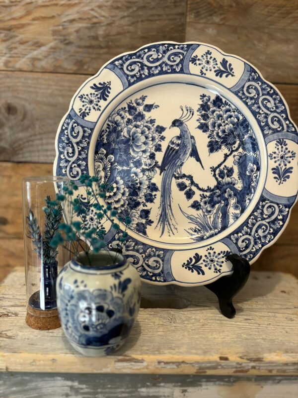 www.queensbrocanteboutique.nl webwinkel webshop brocante vintage curiosa delfsblauw wandbord bord pauw peacock